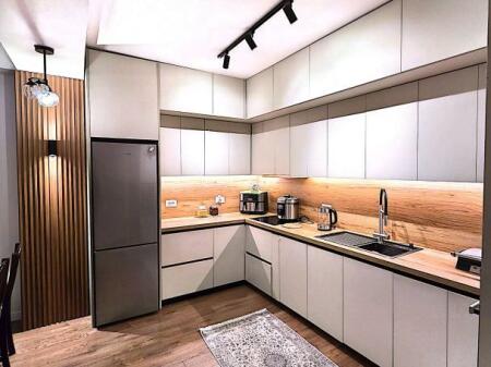 Jepet me Qera Apartament 2+1+2 ne 5 Maji