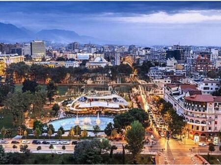 AMBIENTE COMMERCIALE IN AFFITTO A BLLOK! 1.500 € /Mese