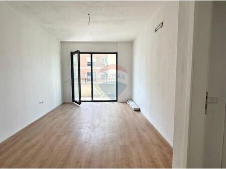 APARTMENT 1+1 FOR SALE - DRY LAKE