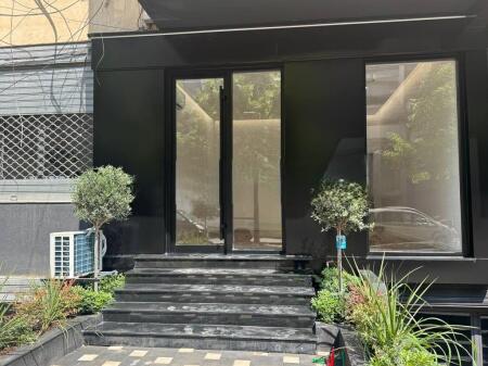 VICINO A SQUARE 21, AFFITTIAMO LOCALE COMMERCIALE 800 € /Mese