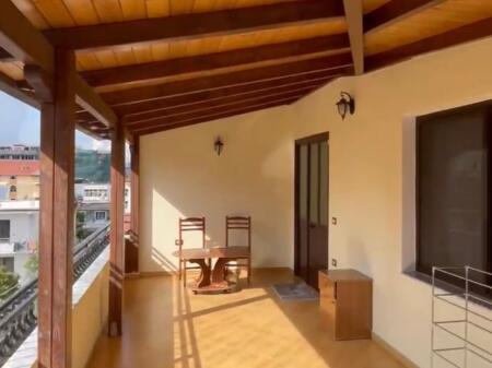 2+1, arredato alle ville americane, prezzo 450 euro
