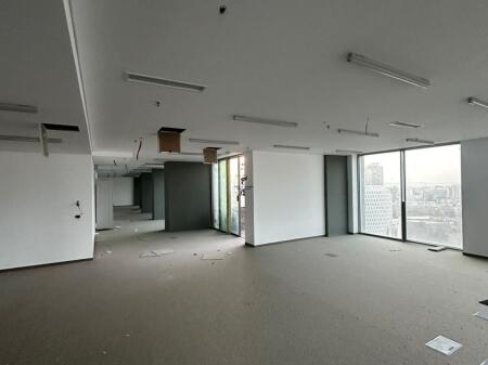 UFFICIO IN AFFITTO 550 M2 NEL CENTRO DI TIRANA 19.250 EURO