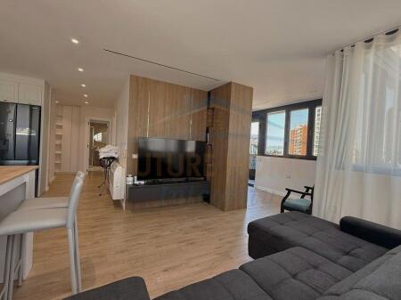 For sale, Apartment 2+1+2+Storage, Elbasan Street, Tirana.