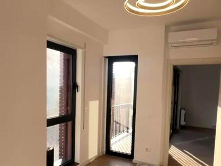 MYSLYM SHYRI *LOCALE COMMERCIALE IN AFFITTO PER UFFICIO