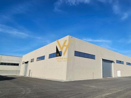 AFFITTASI CAPANNONE 2.900 M2 A SHEN VLASH DURRES 6.380 EURO