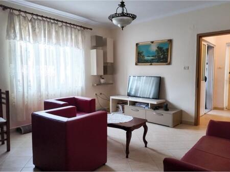 APARTAMENT PER QIRA3+1+2 PRANE PETRO NINIT