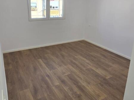 VENDESI APPARTAMENTO 1+1 21 DICEMBRE 140.000 EURO