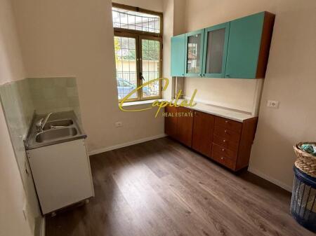 LOCALE COMMERCIALE IN AFFITTO 75 M2 VIA DIBRA 120.000 LEKE
