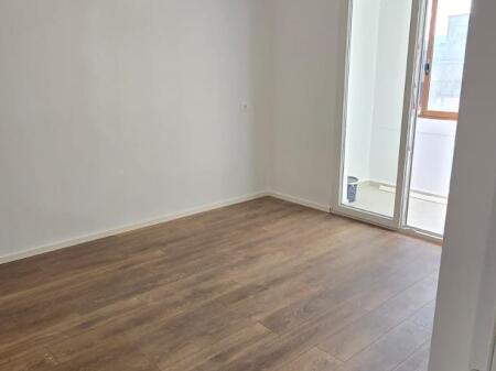 Apartament 1+1, 21 Dhjetori!