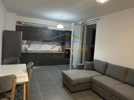 Qera, Apartament 2+1, Rruga 5 Maji, Tiranë.