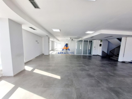 SHITET DYQAN 133M2 "TE KOMUNA E PARISIT,PRANE KIKA 2" 478.800 EURO