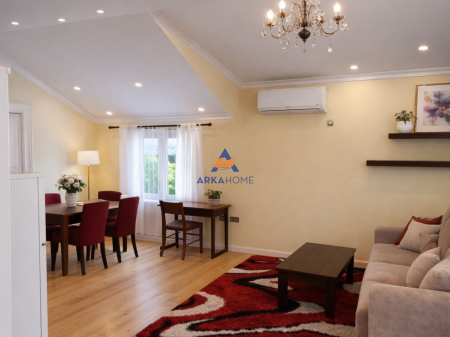 JEPET APARTAMENT ME QERA 2+1+ BALLKON "AFER SOFRES SE ARIUT , VILAT AMERIKANE" 45.000 LEKE