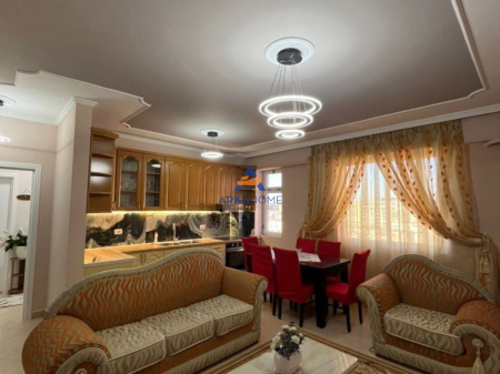 JEPET ME QERA APARTAMENT 2+1+2+BALLKON "NE SELITË" 65.000 LEKE