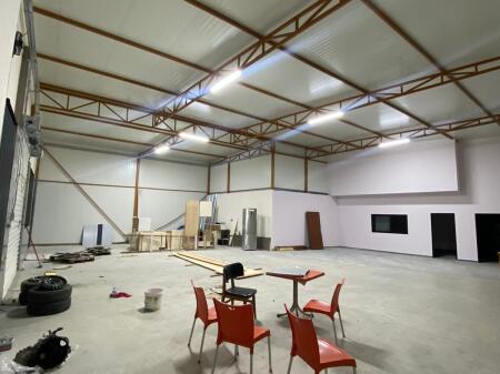 Locale 300m2 in affitto