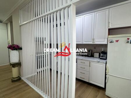 Apartament 2+1+2 me qera ne Qender prane Toptani Center (ID 42215411).
