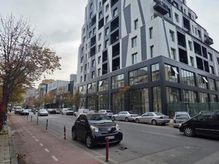AMBIENT BIZNESI ME QERA 250 M2 RRUGA E BARIKADAVE 5000 EURO