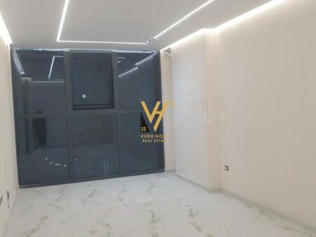 JEPET AMBIENT BIZNESI 74 M2 ME QERA NE ASTIR 80.000 LEKE