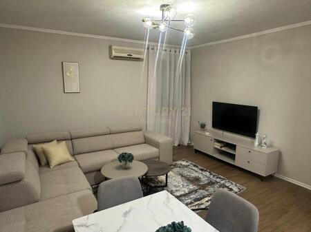 AFFITTASI APPARTAMENTO 1+1 – DUE MINUTI DA PIAZZA SKENDERBEU 800 € /Mese