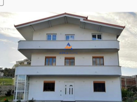 VILLA 3 PIANI "TEG" IN AFFITTO 2000 EURO