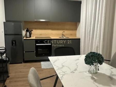 AFFITTASI APPARTAMENTO 1+1 – DUE MINUTI DA PIAZZA SKENDERBEU