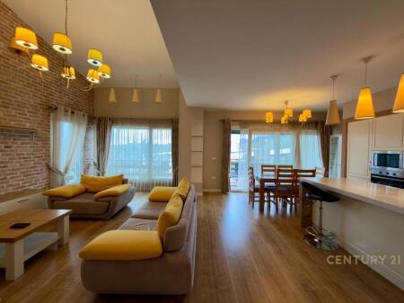 Offriamo appartamento in affitto, presso Long Hill Residence
