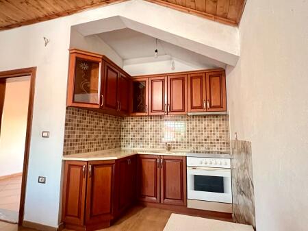 Affittasi ingresso casa – Vilat Gjermane