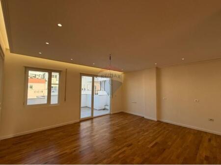 Apartment 2+1 for sale in Fresk