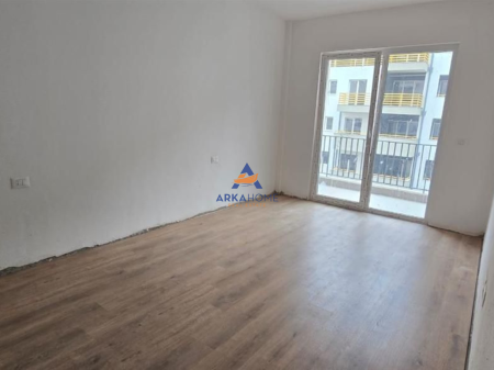 VENDESI APPARTAMENTO 2+1+BALCONE "VIA DRITAN HOXHA" 176.000 EURO