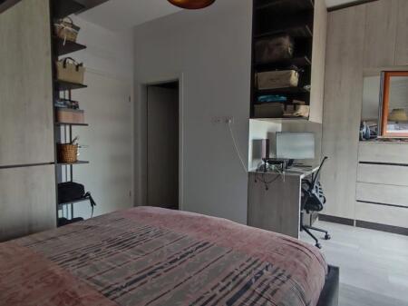 Apartament 2+1 me post parkimi në shitje në Ali Demi-Mangalem