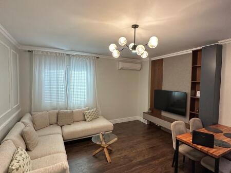 AFFITTASI APPARTAMENTO 1+1, VICINO HOTEL ROYAL, SPIAGGIA, DURRES.