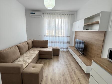 Appartamento in affitto 1+1 Golden park, di fronte a Amerikan 3  Arredamento nuovo, disponibile il 30 dicembre Prezzo 45000 lek
