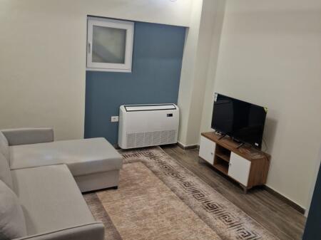 Jepet apartament 2+1 me qira  tek Stacioni i Trenit !