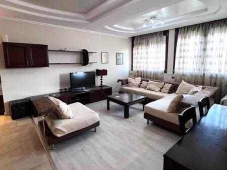 Apartament 3+1, per qera, Bllok, Tiranë