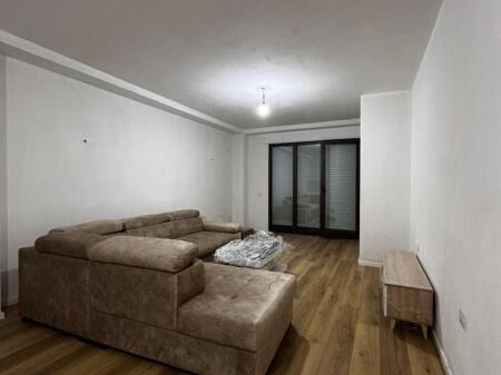 Apartament me qira 1+1 5-Maji!