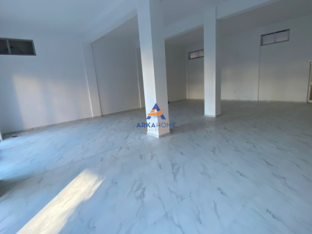 AFFITTASI ATTIVITÀ COMMERCIALE 120M2 "ALI DEMI, VICINO AL CAMPO" 2000 EURO