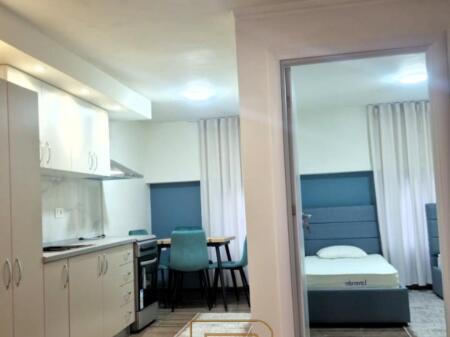 Jepet me qera apartament 2+1 – Stacioni i Trenit (ESP oil)