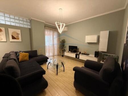 For sale, 2+1 apartment, Pazari i Ri, Tirana.