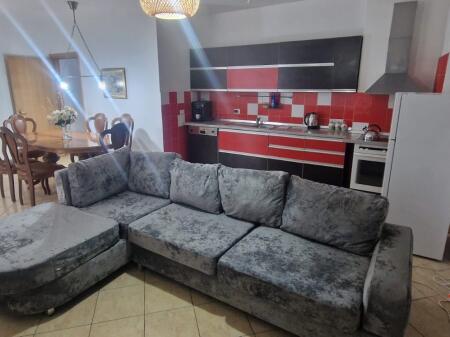 2+1, arredato vicino al supermercato joena, 21 dhjetori, 700 euro