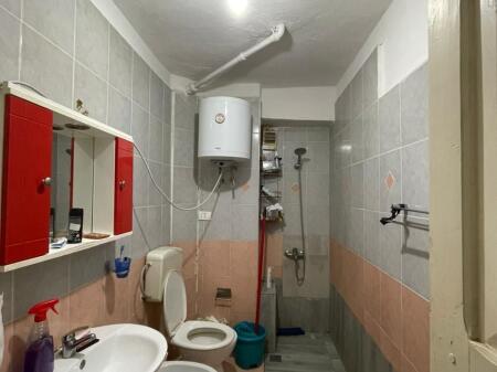 Entrance room for sale, at the hygiene director's, 69,000 euros