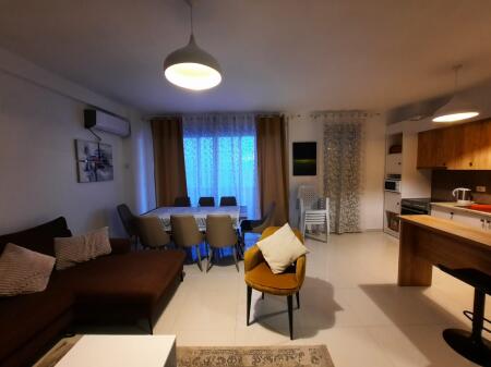 Appartamento in affitto 2+1+2 con vista mare quartiere 1 Durres