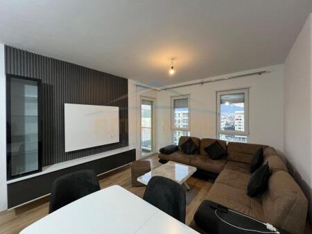 Affitto, Appartamento 2+1, Complesso Univers City, Tirana.