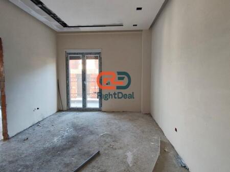 At the Tirana Porta E Re Complex, 1+1 Apartment for Sale at a Bargain Price!!