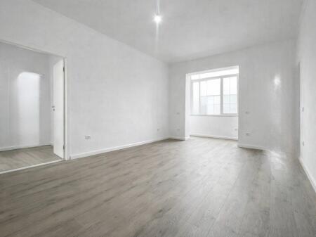 FOR SALE APARTMENT 1+1 – Kavajës Street (near Square 21)