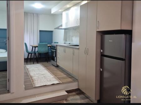  APARTAMENT 2+1 ME QIRA – TEK STACIONI I TRENIT