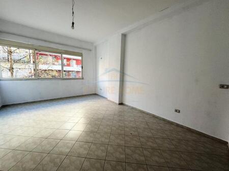 In vendita, Appartamento 1+1, Fresk, Tirana.