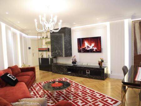  Appartamento premium in affitto – Giardino Botanico (senza mobili)  165 m² | 2° piano | Sud-Ovest  Arredamento VIP | Cucina Scavolini  Camino a bioetanolo | 4 uscite sulla veranda  Possibilità di 2 posti auto   1.800 € / mese (trattabile secondo contratto)