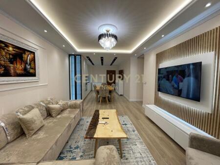Jepet me qira Apartament 2+1 Me 2 Poste Parkimi ne Liqenin e Thate.