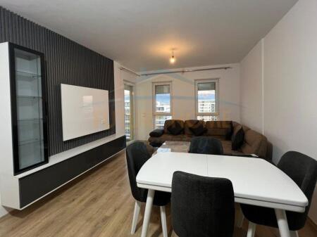 Affitto, Appartamento 2+1, Complesso Univers City, Tirana.