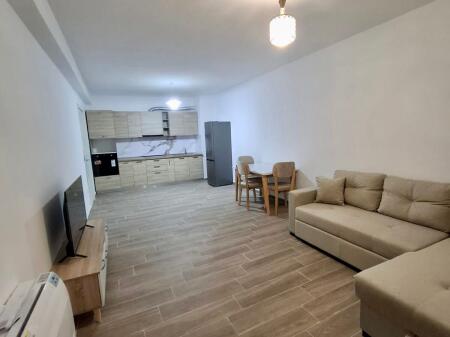  QERA Apartament 2+1 Rruga 5-Maji 