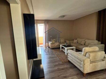 Affittasi appartamento 2+1 – Zona della Vala del Parco, Quartiere 18